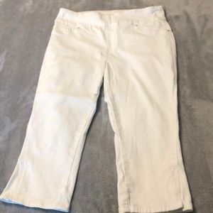 Lee slim fit sculpting mid rise capri, size 12